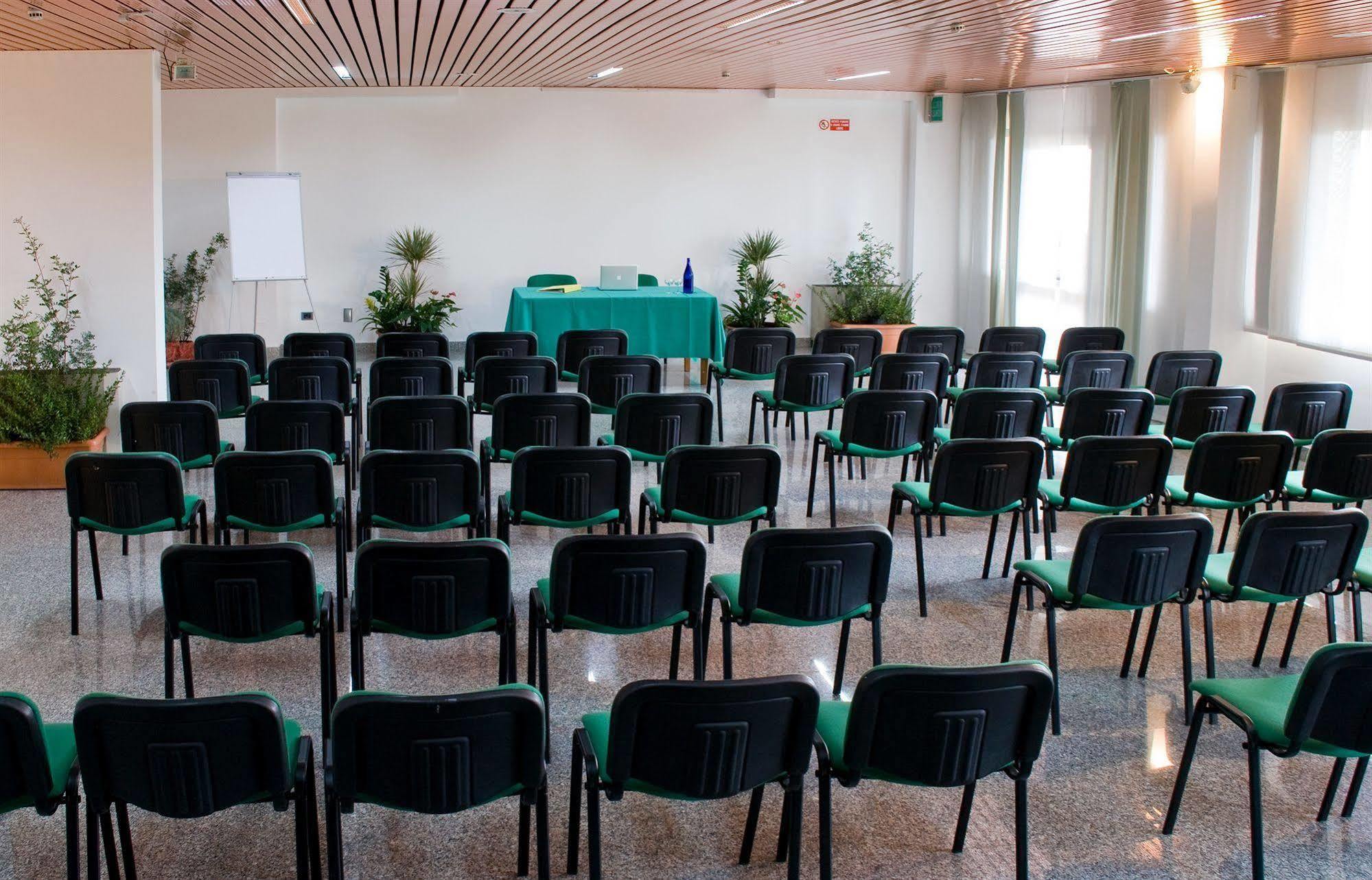 Hotel Setar Quartu SantʼElena Kültér fotó